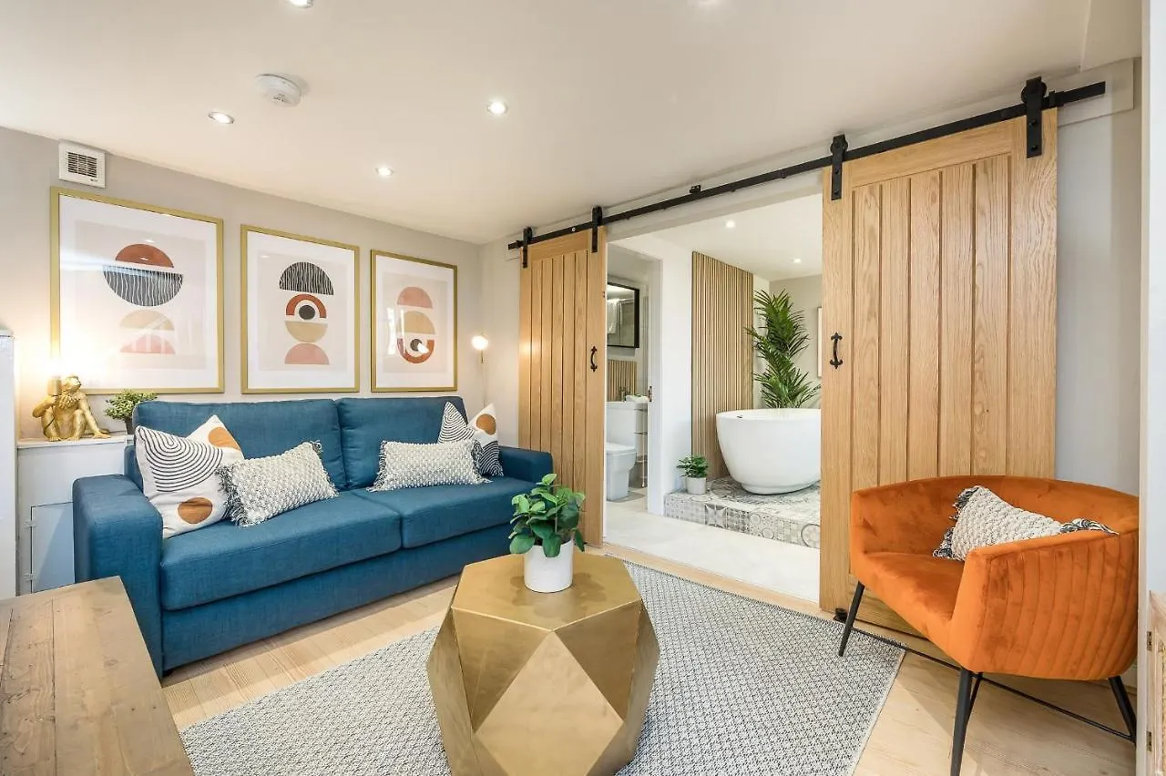 Host & Stay - The Georgian Coach House 1 Liverpool